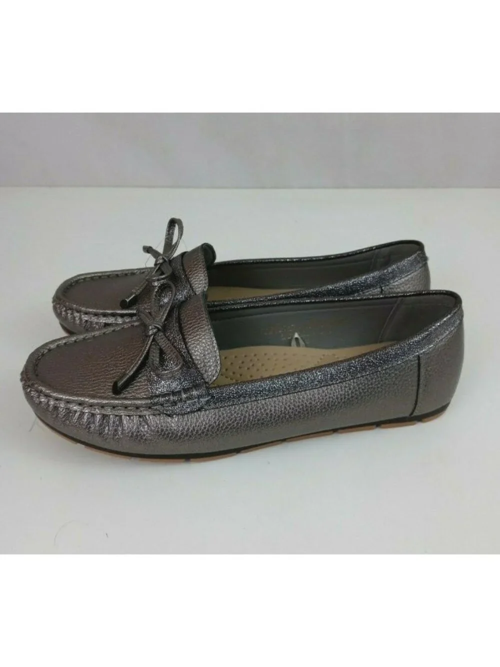 New Alexis Bendel Dorothy-30L Pewter Silver Leather Loafers Slip On Shoes Size 8